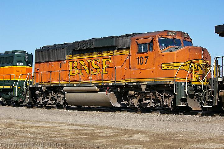 BNSF 107 - GP60M.jpg